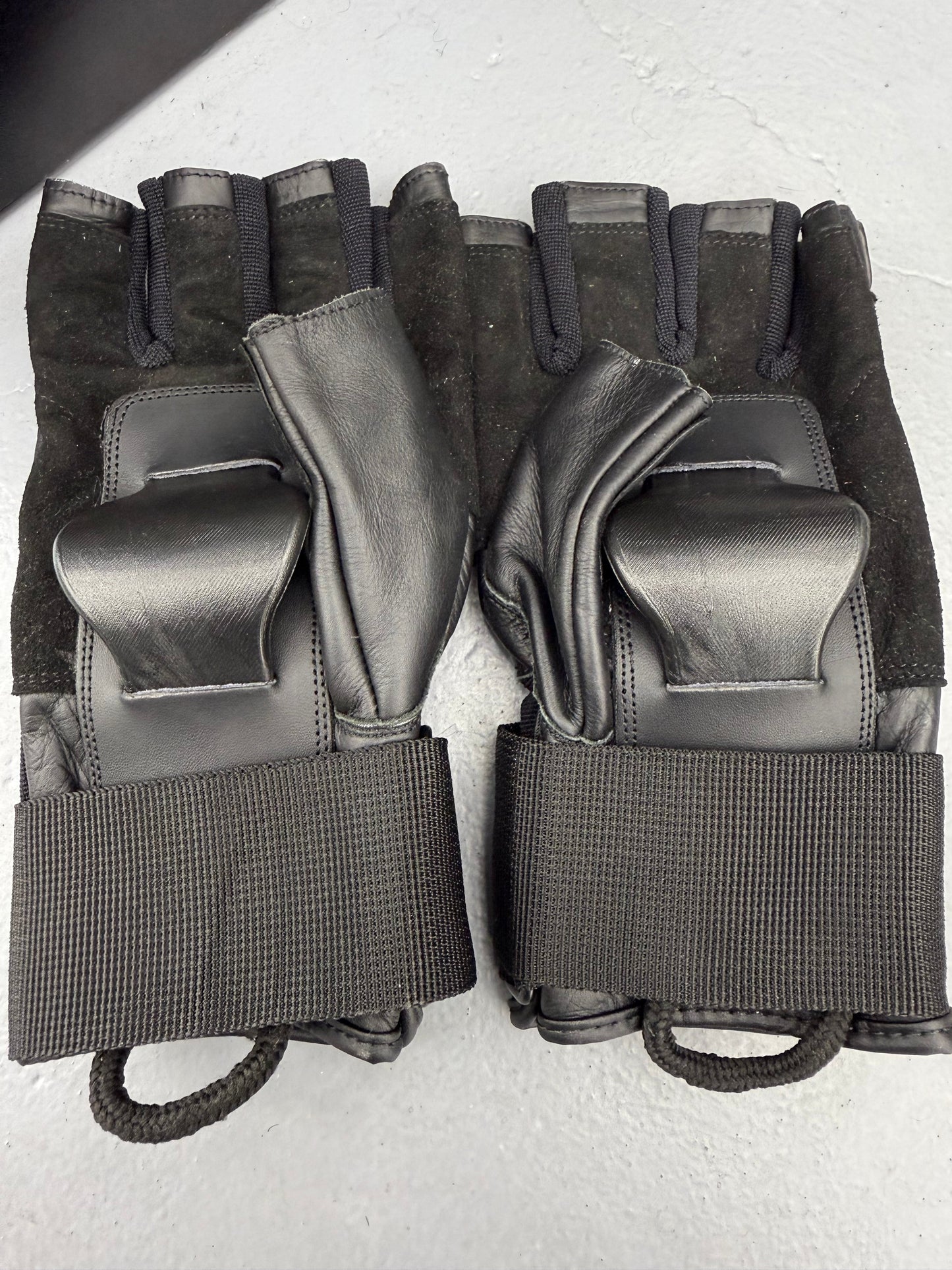 Alien Half Finger Gloves with Wrist Protector