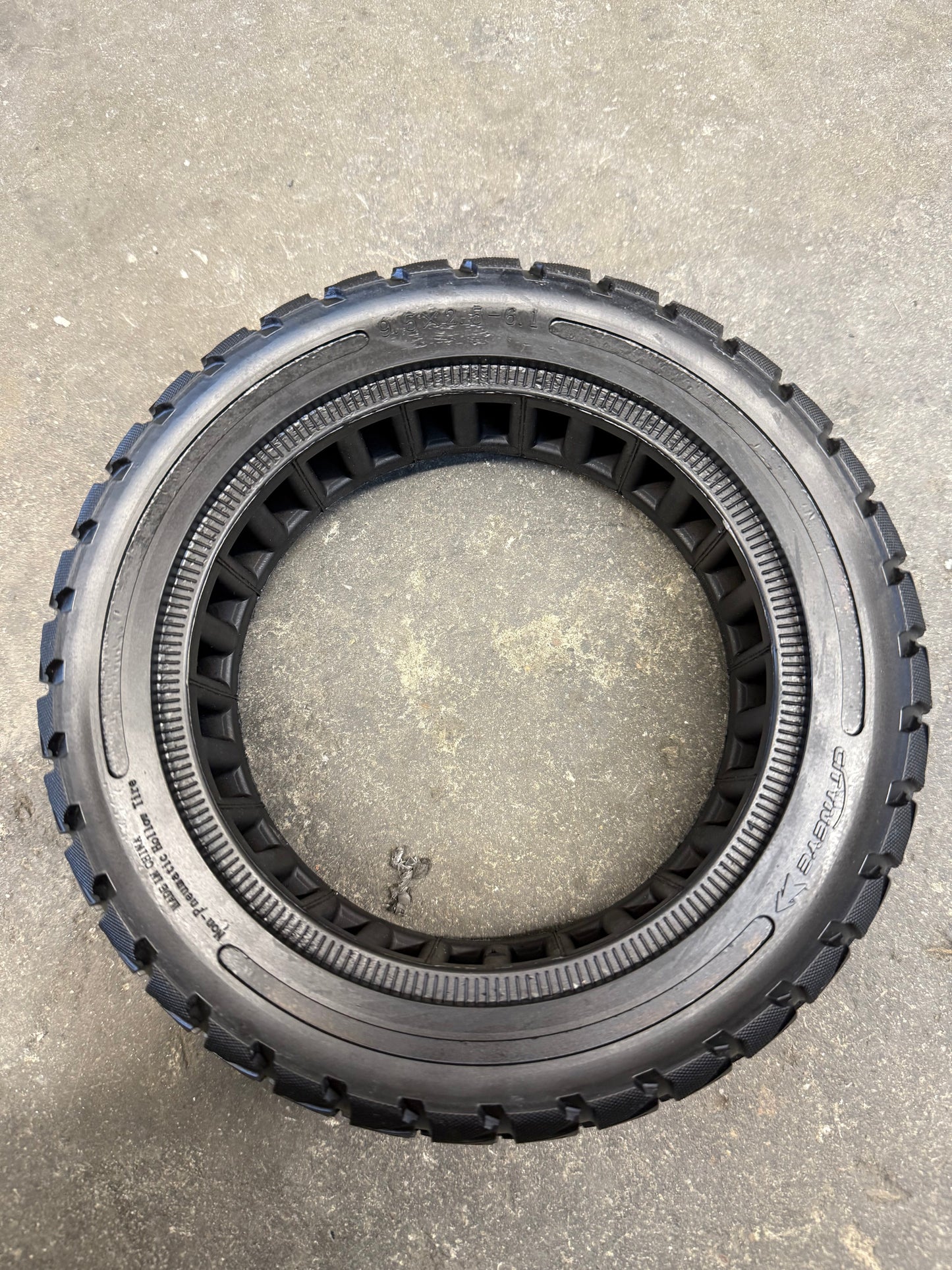 9.5x2.5 Off-Road Solid Scooter Tire for NIU KQi3 Pro/Max Electric Scooter, Puncture-Free, Anti-Skid, Shockproof