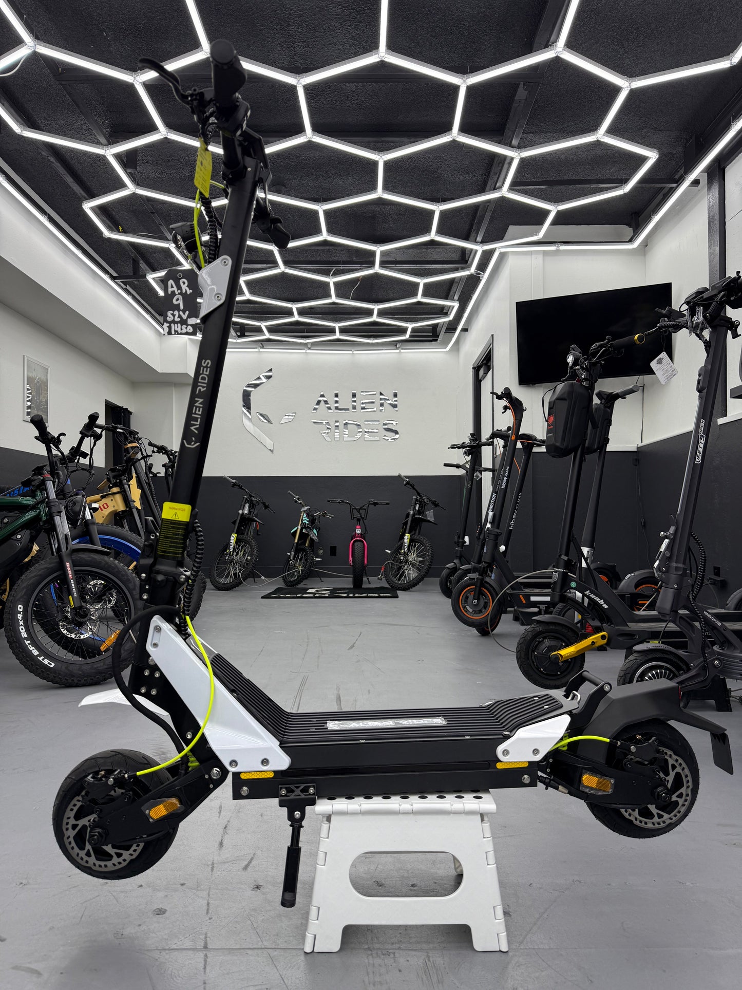 AR-9 Electric Scooter 52v 18.5 (2 month Alien Care Basic for FREE)