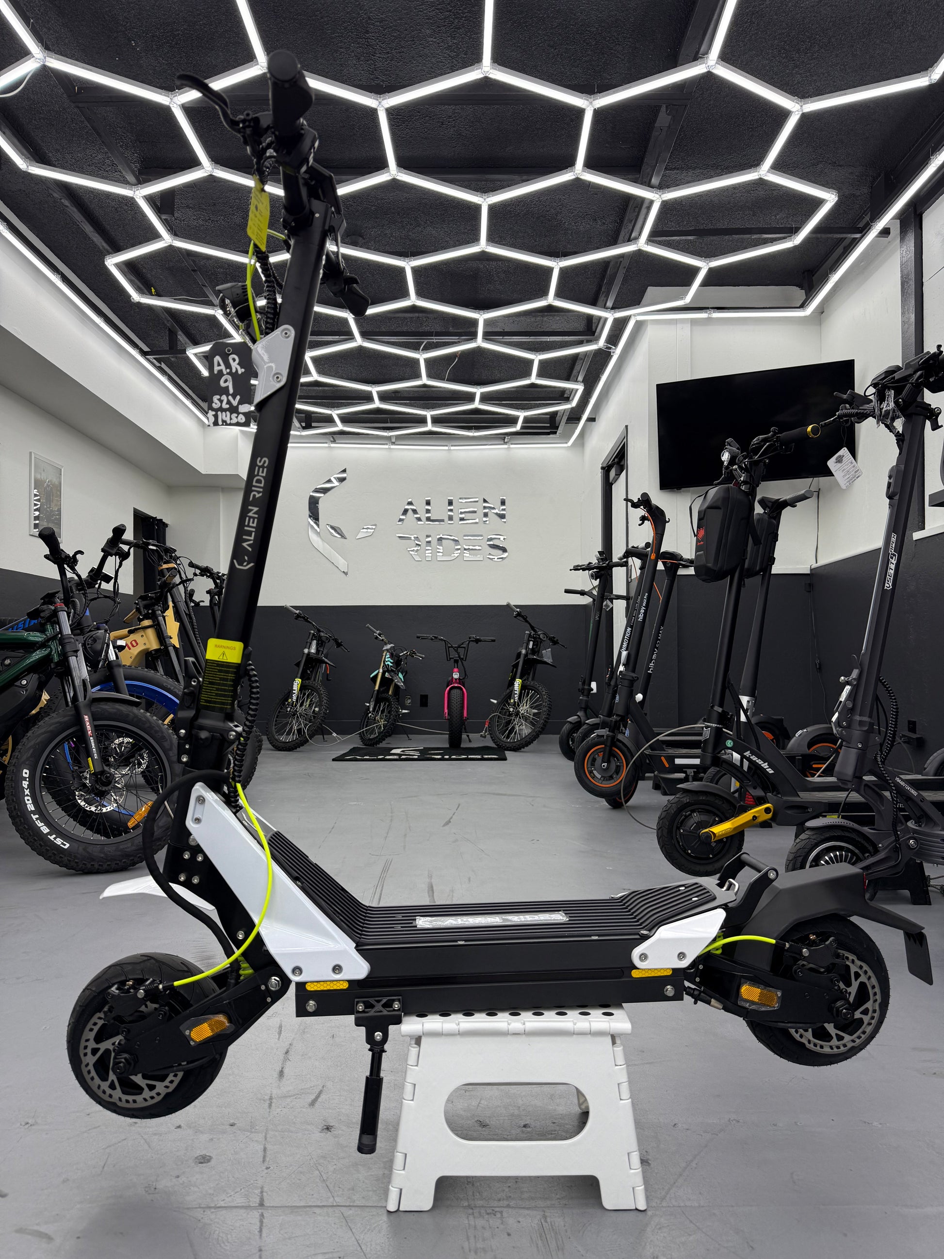 AR-9 Electric Scooter 52v 18.5 (2 month Alien Care Basic for FREE)