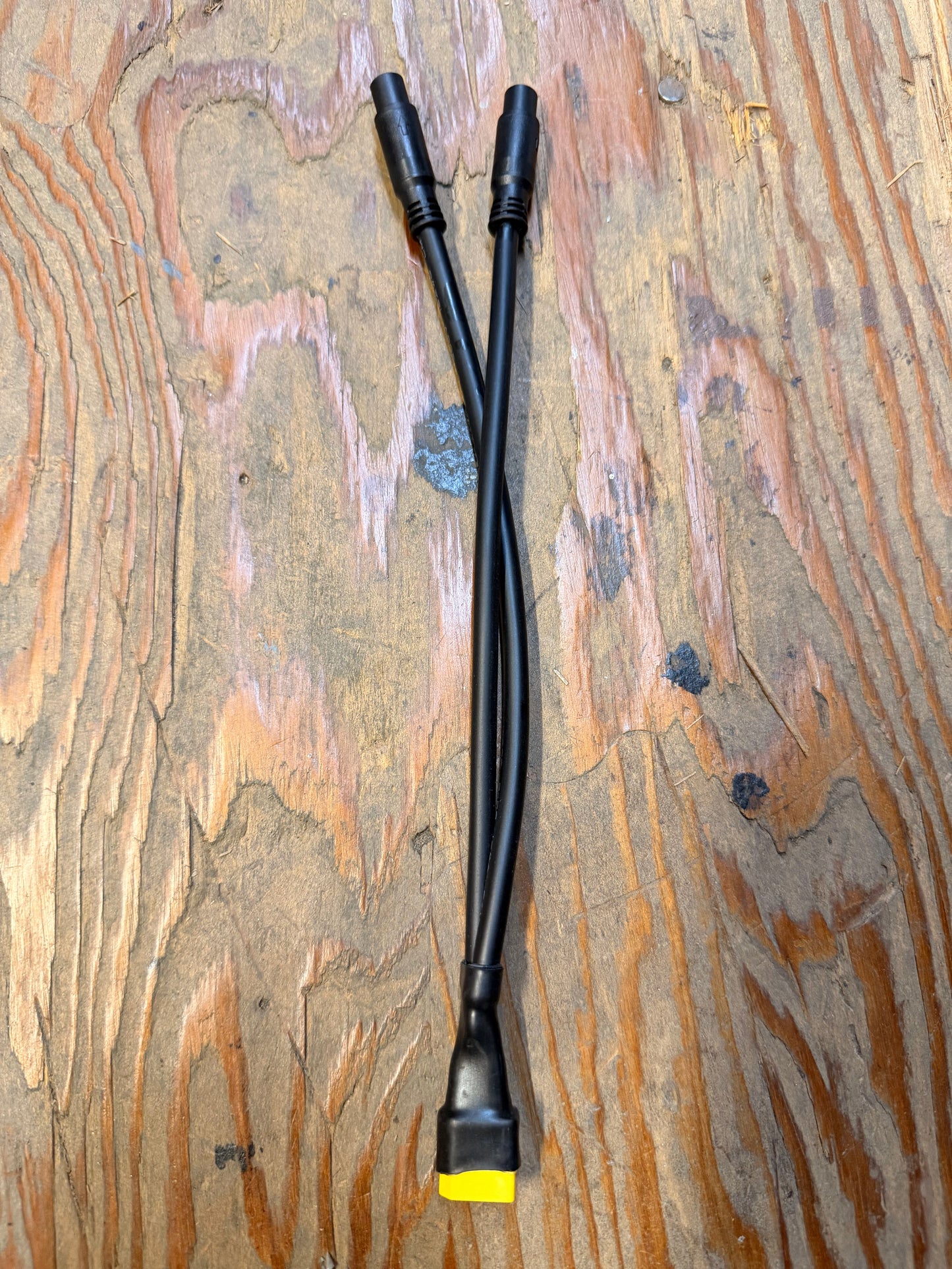 3-pin y-splitter with xt60 Daytona hooga